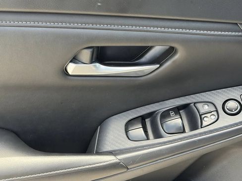 Used 2024 Nissan Sentra SV FWD image 6