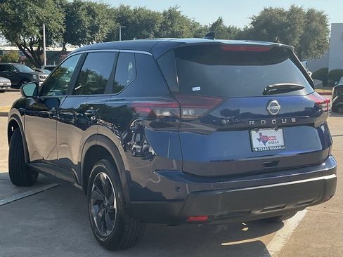 Used 2025 Nissan Rogue SV FWD image 6
