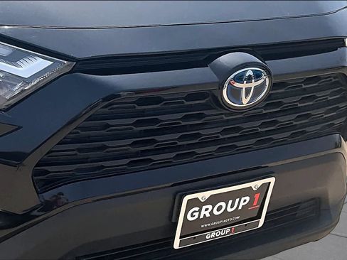 Used 2023 Toyota RAV4 LE AWD/4WD image 30