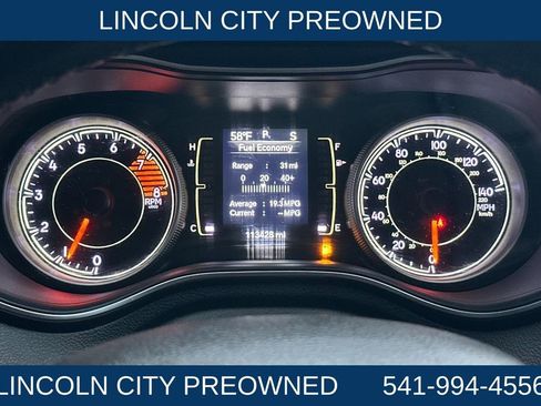 Used 2019 Jeep Cherokee Latitude Plus w/ Comfort/Convenience Group image 23