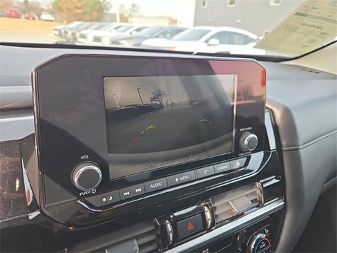 Certified 2024 Nissan Pathfinder SV image 25