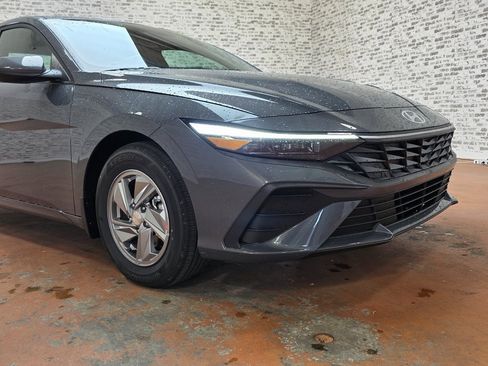 New 2026 Hyundai Elantra SE image 9
