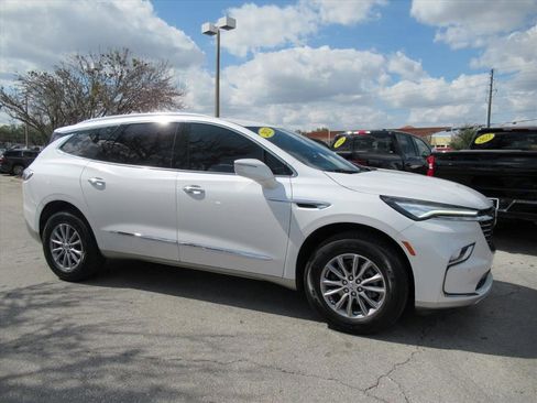 Certified 2023 Buick Enclave Essence image 2