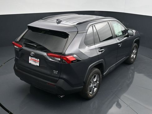 Used 2022 Toyota RAV4 XLE AWD/4WD image 29