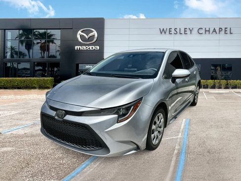 Used 2020 Toyota Corolla LE FWD image 1