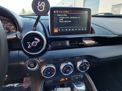 Used 2017 FIAT 124 Spider Lusso RWD image 16