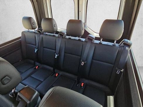 Used 2024 Mercedes-Benz Sprinter 2500 image 18