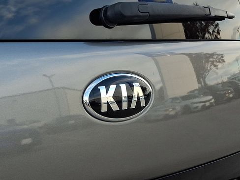 Used 2016 Kia Soul Base image 29