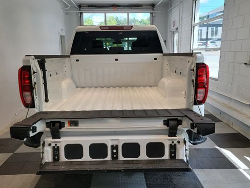 Used 2024 GMC Sierra 1500 Elevation AWD/4WD image 9
