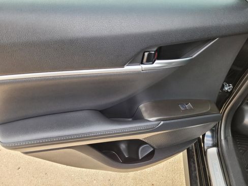 Used 2023 Toyota Camry XLE image 13