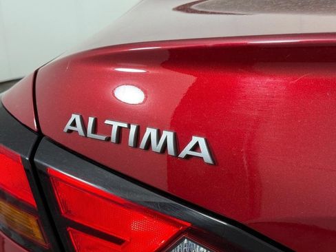 Used 2024 Nissan Altima 2.5 SR AWD/4WD image 3