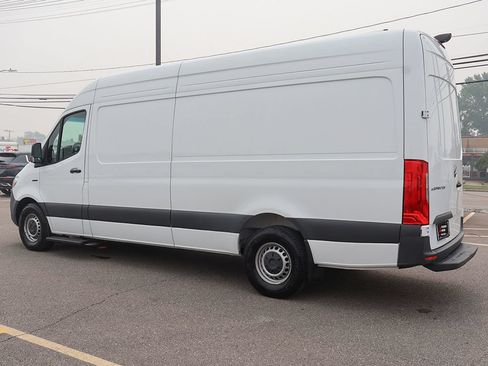 Used 2024 Mercedes-Benz eSprinter 170 Cargo image 10