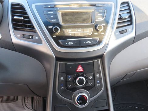 Used 2016 Hyundai Elantra SE image 14
