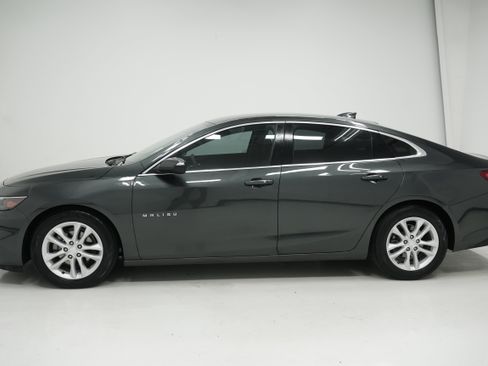 Used 2017 Chevrolet Malibu LT w/ LPO, Convenience Package 2 FWD image 7