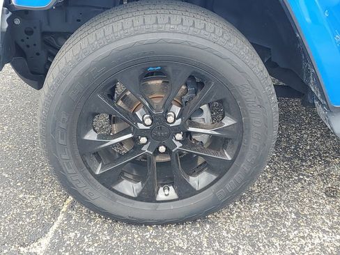 Used 2023 Jeep Wrangler Unlimited Sahara w/ Cold Weather Group image 32