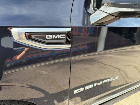 Used 2022 GMC Yukon Denali AWD/4WD image 11