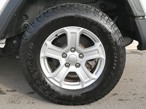 Used 2020 Jeep Wrangler Sport S image 8