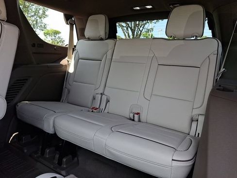 Used 2025 GMC Yukon Denali w/ LPO, Floor Liner Package AWD/4WD image 20