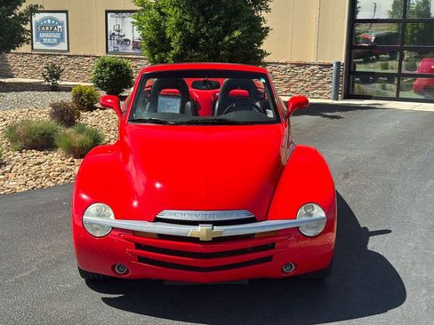 Used 2005 Chevrolet SSR w/ Preferred Equipment Group RWD image 54