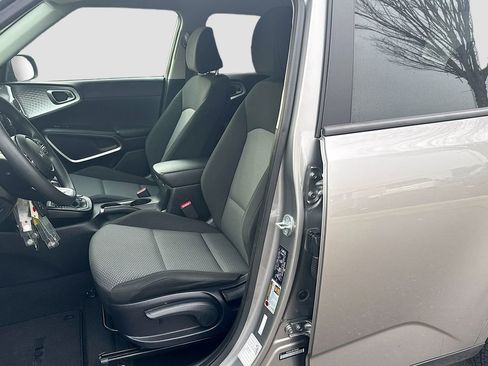 Used 2023 Kia Soul LX w/ Option Group 015 image 19
