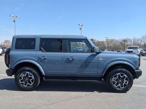 Used 2025 Ford Bronco Outer Banks image 2