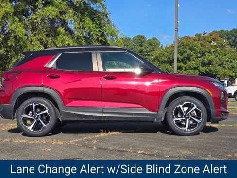 Certified 2022 Chevrolet TrailBlazer RS w/ Technology Package FWD image 32