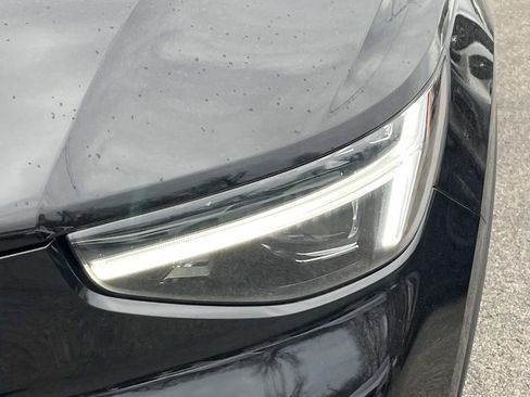 Used 2025 Volvo XC40 B5 Plus w/ Protection Package Premier image 9