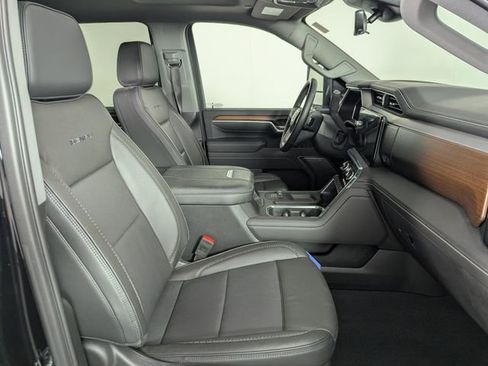 Used 2025 GMC Sierra 3500 Denali w/ Denali Reserve Package image 23