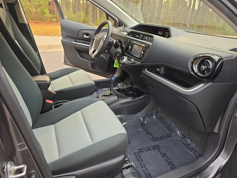 Used 2015 Toyota Prius C Two image 10