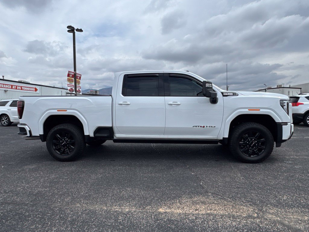 Used 2025 GMC Sierra 2500 AT4 w/ AT4 Premium Plus Package AWD/4WD image 8