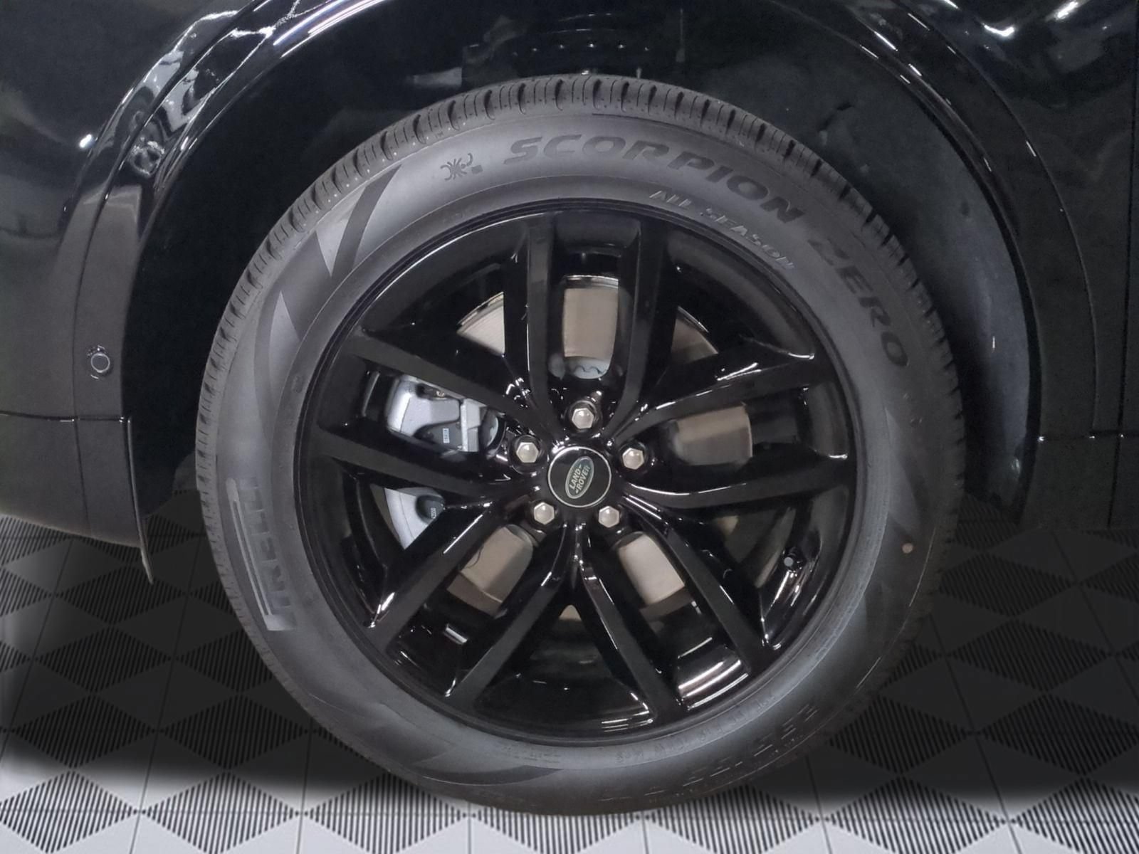 New 2026 Land Rover Discovery Sport Landmark AWD/4WD image 9