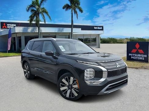 New 2025 Mitsubishi Outlander SEL image 1