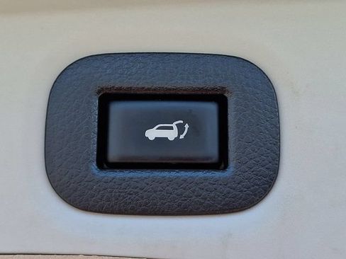 Used 2016 Nissan Rogue SL w/ SL Premium Package AWD/4WD image 32