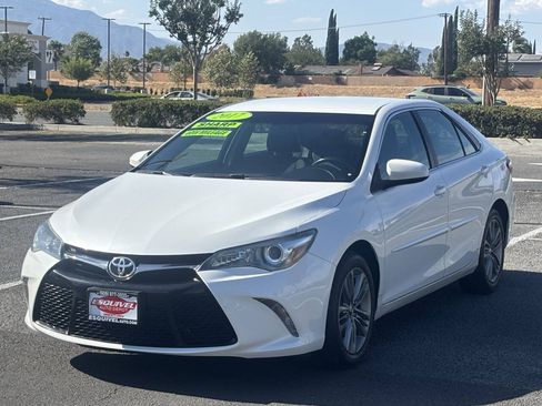 Used 2017 Toyota Camry SE FWD image 3