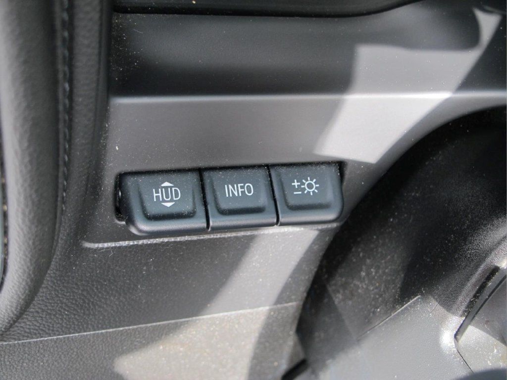Used 2021 Chevrolet Silverado 1500 High Country w/ Technology Package AWD/4WD image 12