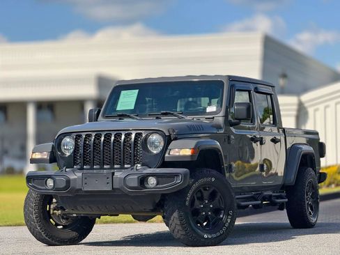 Used 2021 Jeep Gladiator Sport AWD/4WD image 2