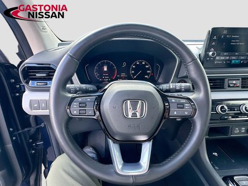 Used 2023 Honda Pilot Touring image 14