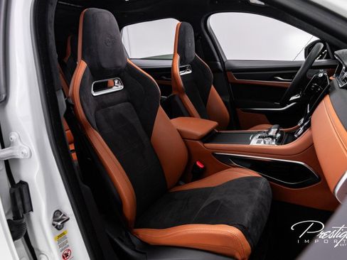 Used 2024 Jaguar F-PACE SVR image 42