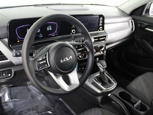 Used 2024 Kia Seltos LX AWD/4WD image 17