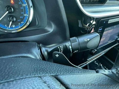Used 2019 Toyota Corolla SE image 22