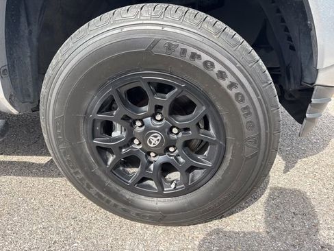 Used 2022 Toyota Tacoma SR5 RWD image 10
