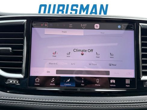 Used 2023 Chrysler Pacifica Limited image 32