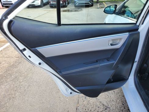 Used 2015 Toyota Corolla LE FWD image 15