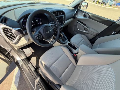 Certified 2025 Kia Soul LX image 15