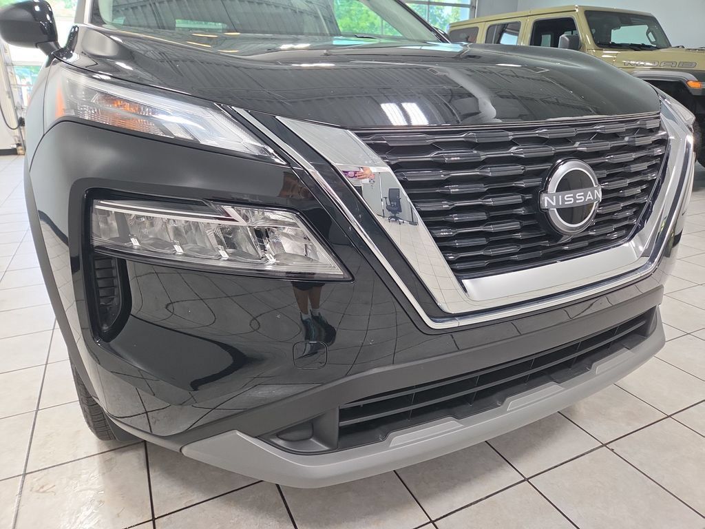 Used 2023 Nissan Rogue SV AWD/4WD image 22