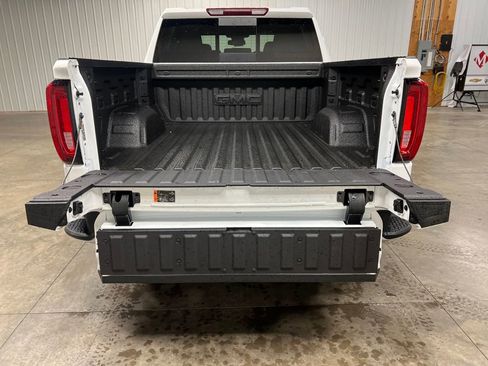 New 2026 GMC Sierra 1500 SLT w/ SLT Premium Plus Package AWD/4WD image 11