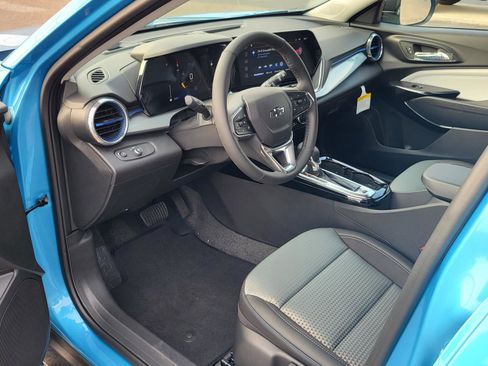 New 2026 Chevrolet Trax LT w/ Driver Confidence Package FWD image 14