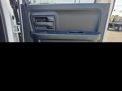 Used 2018 RAM 1500 ST RWD image 28
