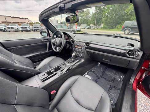 Used 2013 MAZDA MX-5 Miata Grand Touring RWD image 12