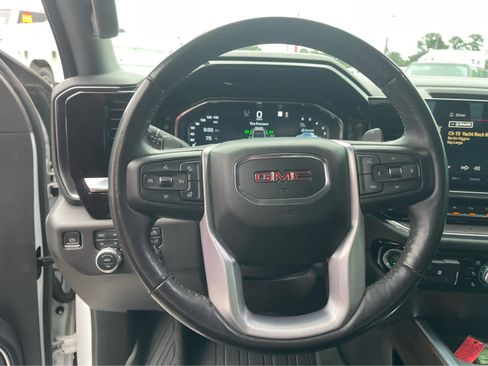 Used 2023 GMC Sierra 1500 SLT w/ SLT Premium Plus Package AWD/4WD image 15